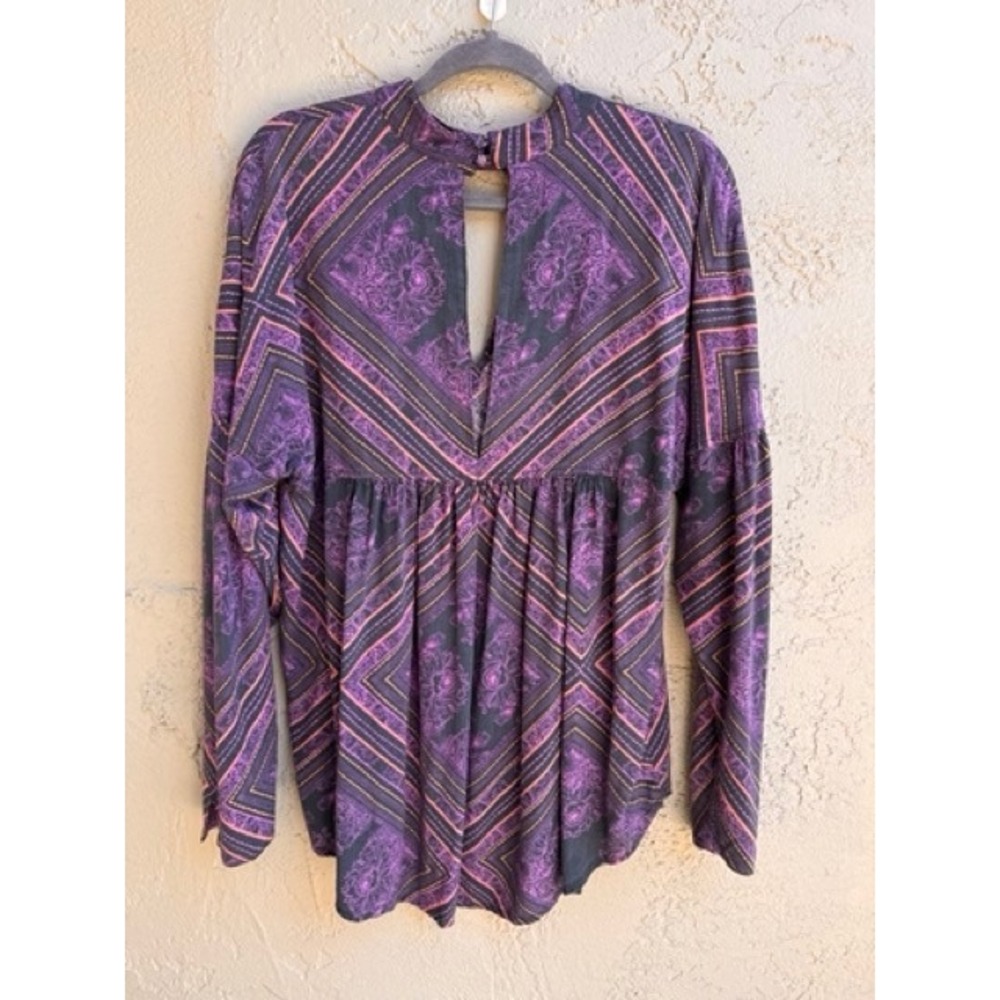 Free People Purple Medallion Walking on a dream Keyhole Blouse Tunic LARGE Boho - Picture 5 of 12